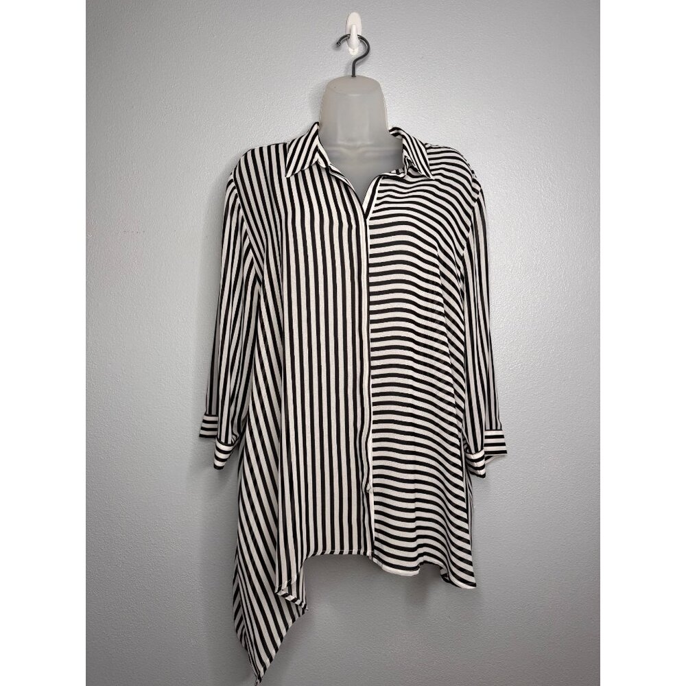 NWT Chico’s Black/White 3/4 Sleeve Chic Asymmetrical Striped Blouse Size 3